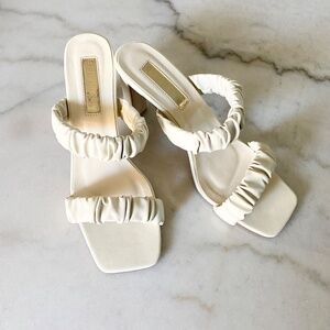 BILLINI OLINA Scrunchie Bone Color Heels Sandals Size 6